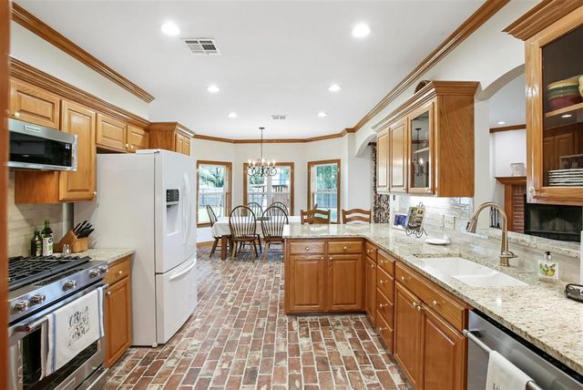 6173 Oakleaf Lane, Lake Charles, LA 70605