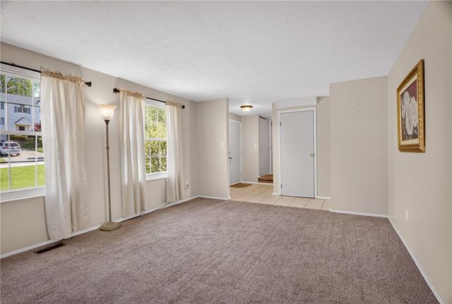 1774 Norsen Dr, Upper St Clair, PA 15243