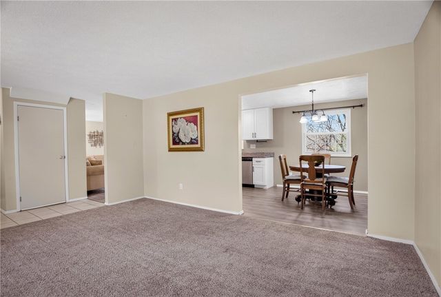 1774 Norsen Dr, Upper St Clair, PA 15243