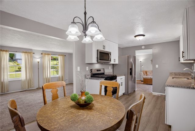 1774 Norsen Dr, Upper St Clair, PA 15243