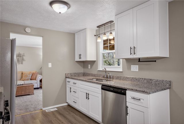 1774 Norsen Dr, Upper St Clair, PA 15243