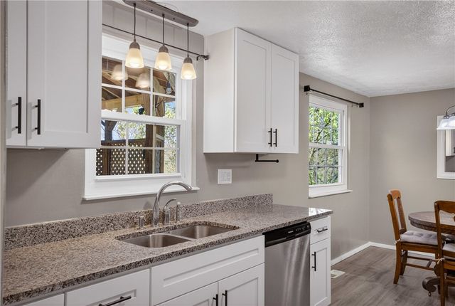 1774 Norsen Dr, Upper St Clair, PA 15243