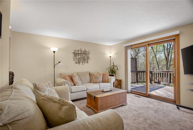 1774 Norsen Dr, Upper St Clair, PA 15243