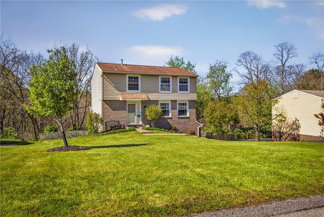 1774 Norsen Dr, Upper St Clair, PA 15243