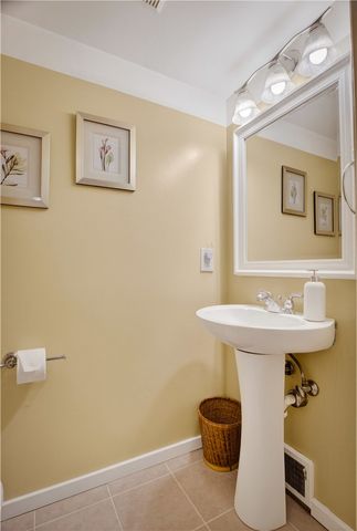 1774 Norsen Dr, Upper St Clair, PA 15243