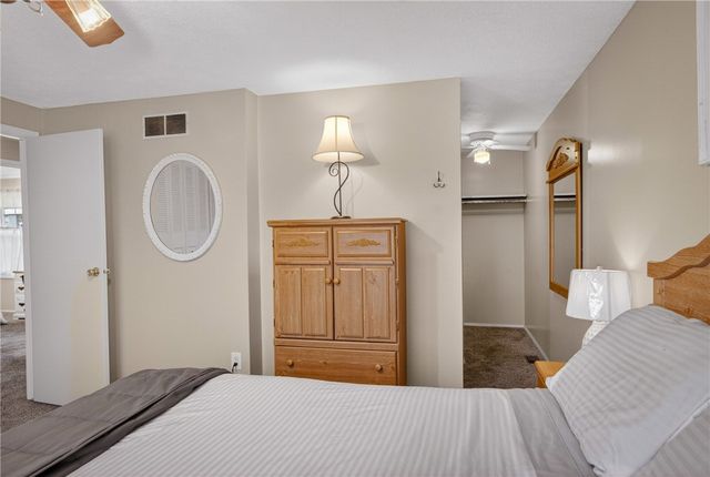 1774 Norsen Dr, Upper St Clair, PA 15243