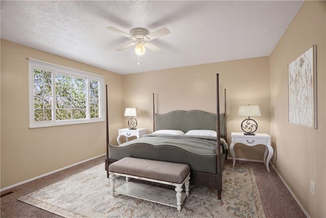 1774 Norsen Dr, Upper St Clair, PA 15243