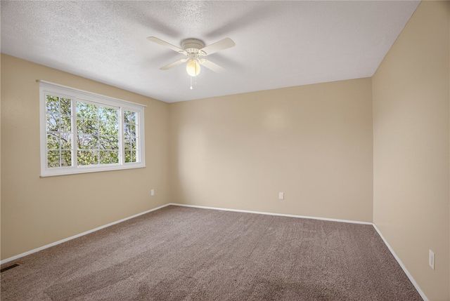 1774 Norsen Dr, Upper St Clair, PA 15243