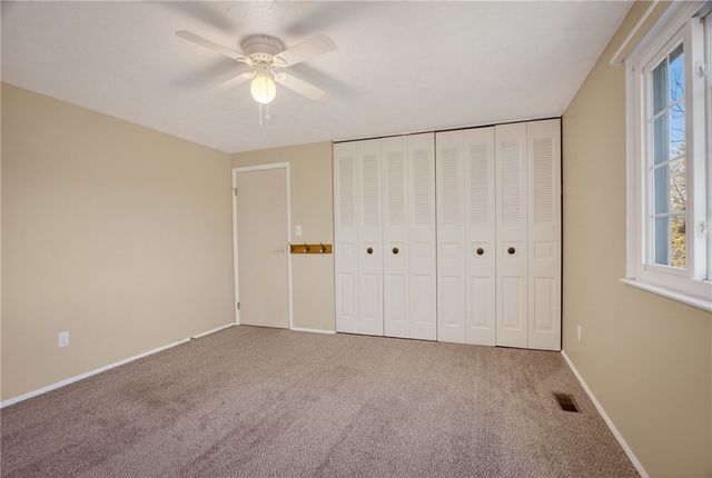 1774 Norsen Dr, Upper St Clair, PA 15243