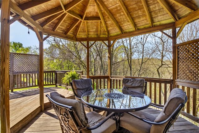 1774 Norsen Dr, Upper St Clair, PA 15243