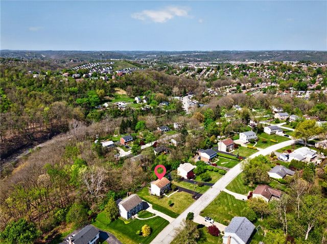 1774 Norsen Dr, Upper St Clair, PA 15243