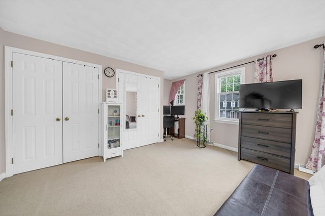 855 Wellman Ave 855, Chelmsford, MA 01863