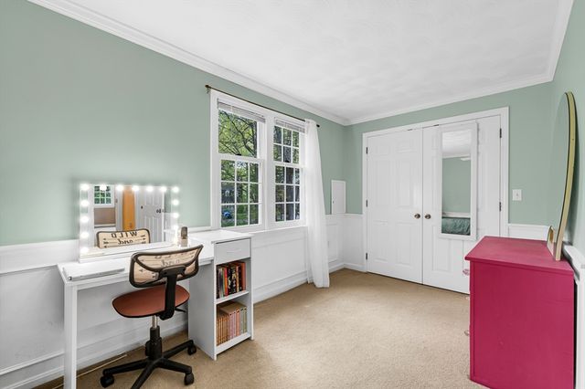 855 Wellman Ave 855, Chelmsford, MA 01863