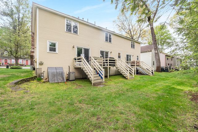 855 Wellman Ave 855, Chelmsford, MA 01863