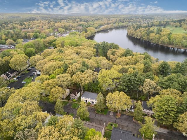 855 Wellman Ave 855, Chelmsford, MA 01863