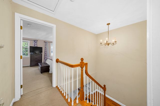 855 Wellman Ave 855, Chelmsford, MA 01863