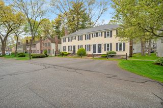 855 Wellman Ave 855, Chelmsford, MA 01863