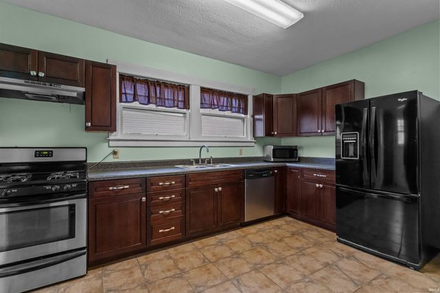 917 W SYCAMORE Street, Kokomo, IN 46901