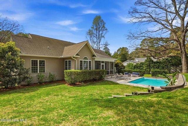 205 Selkirk Trail, Southern Pines, NC 28387