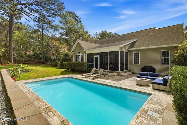 205 Selkirk Trail, Southern Pines, NC 28387