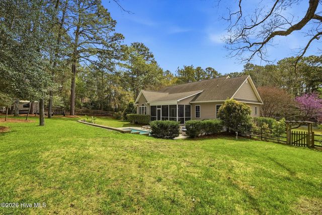 205 Selkirk Trail, Southern Pines, NC 28387