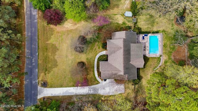 205 Selkirk Trail, Southern Pines, NC 28387