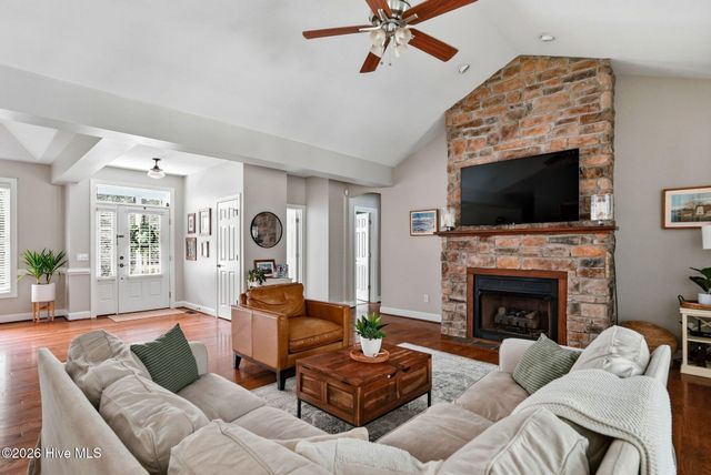 205 Selkirk Trail, Southern Pines, NC 28387