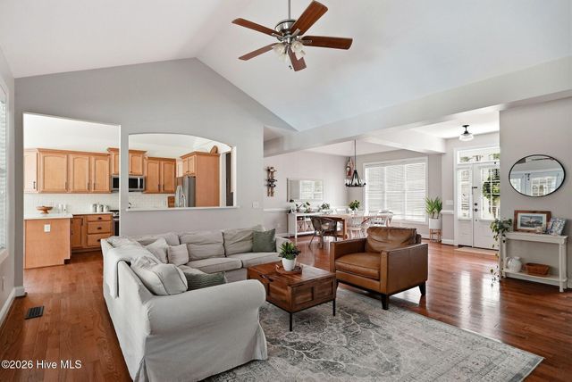 205 Selkirk Trail, Southern Pines, NC 28387