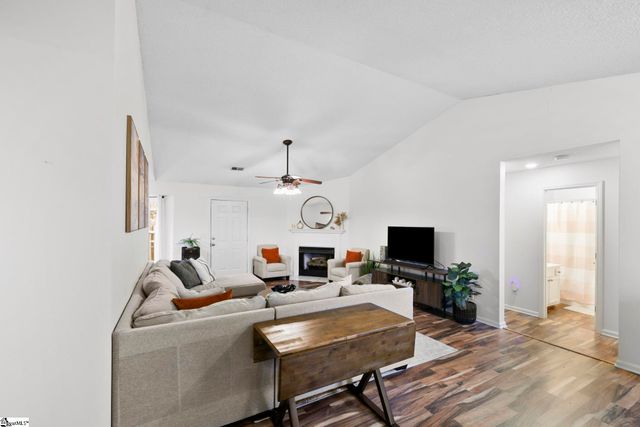 687 Robinson Road, Greer, SC 29651