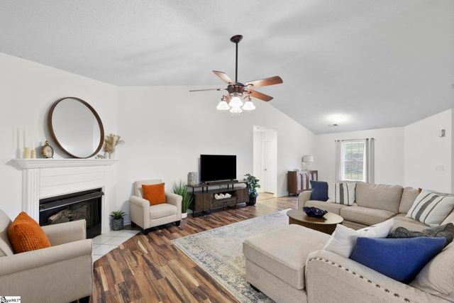 687 Robinson Road, Greer, SC 29651