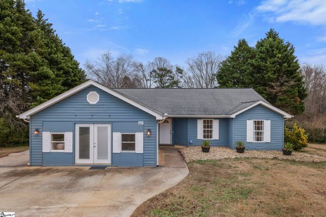 687 Robinson Road, Greer, SC 29651