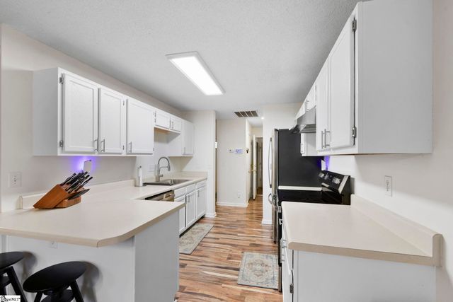 687 Robinson Road, Greer, SC 29651