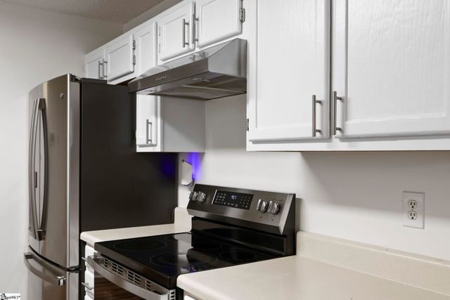 687 Robinson Road, Greer, SC 29651