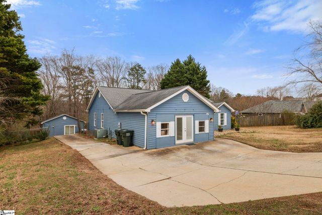 687 Robinson Road, Greer, SC 29651