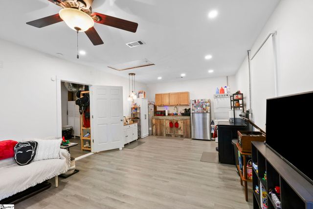 687 Robinson Road, Greer, SC 29651