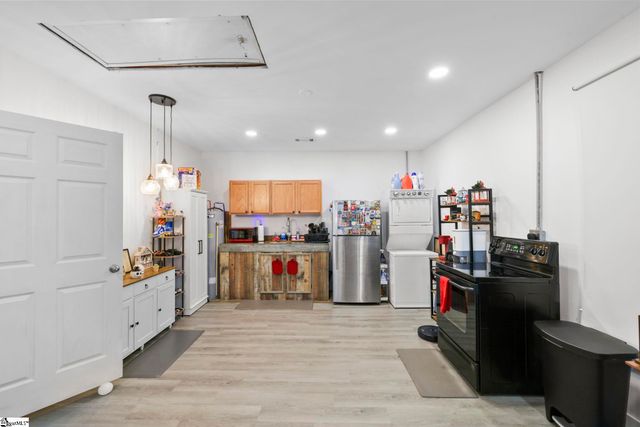 687 Robinson Road, Greer, SC 29651