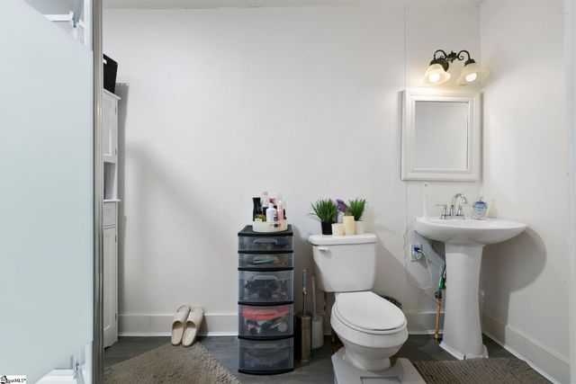 687 Robinson Road, Greer, SC 29651