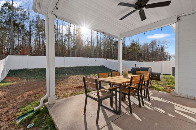 301 Brook Ave, White House, TN 37188