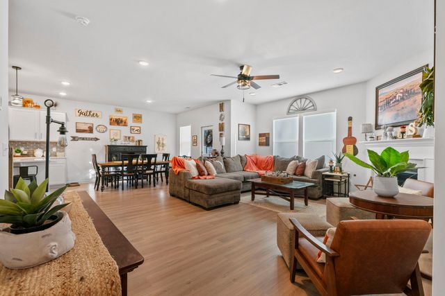 301 Brook Ave, White House, TN 37188