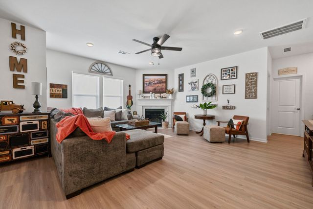 301 Brook Ave, White House, TN 37188