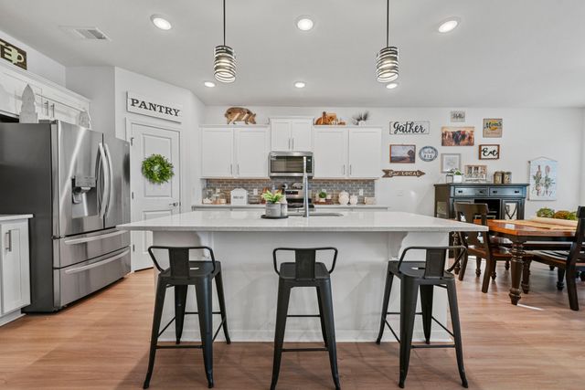 301 Brook Ave, White House, TN 37188