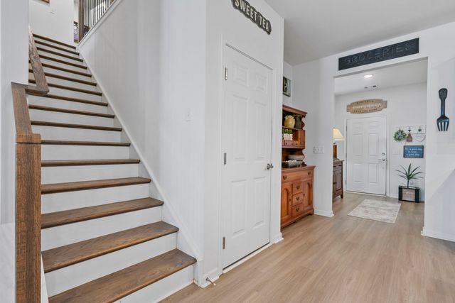 301 Brook Ave, White House, TN 37188