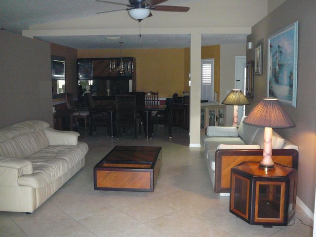 6238 Alexandria Circle, Fort Pierce, FL 34982