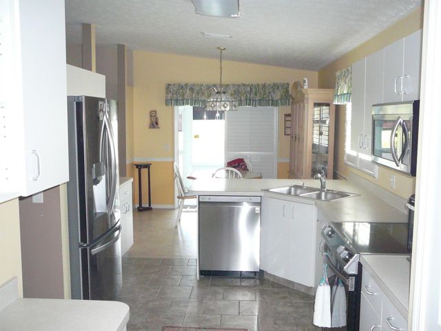 6238 Alexandria Circle, Fort Pierce, FL 34982