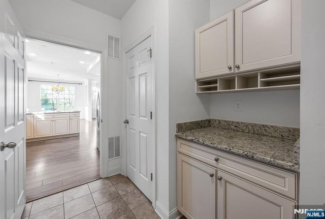 63 Autumn Way 35, Montvale, NJ 07645