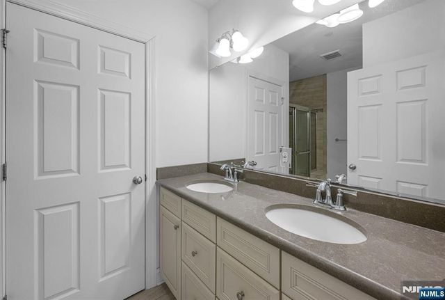 63 Autumn Way 35, Montvale, NJ 07645