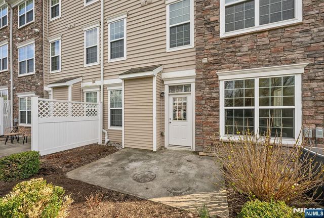 63 Autumn Way 35, Montvale, NJ 07645