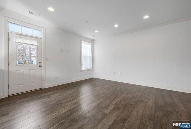 63 Autumn Way 35, Montvale, NJ 07645