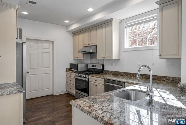 63 Autumn Way 35, Montvale, NJ 07645