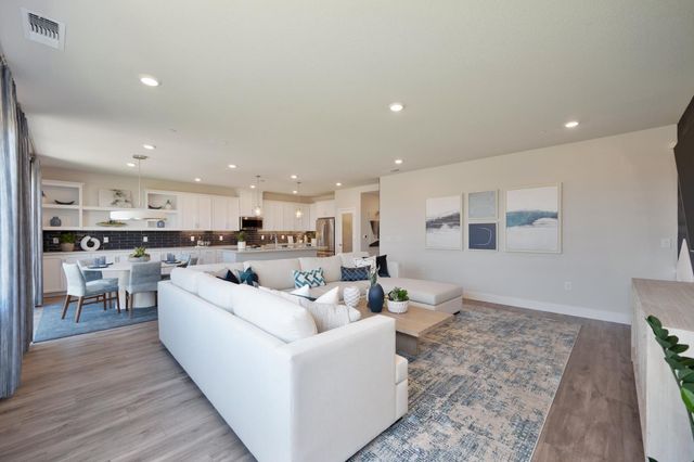 12074 Mircado Way, Rancho Cordova, CA 95742